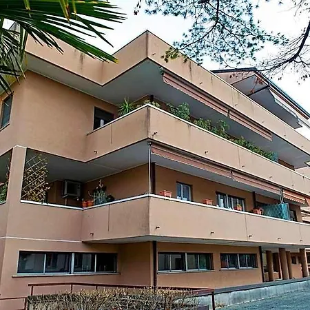 Sky View Apartment, Como, Modern Open Space 4*