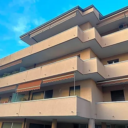 Sky View Apartment, Como, Modern Open Space