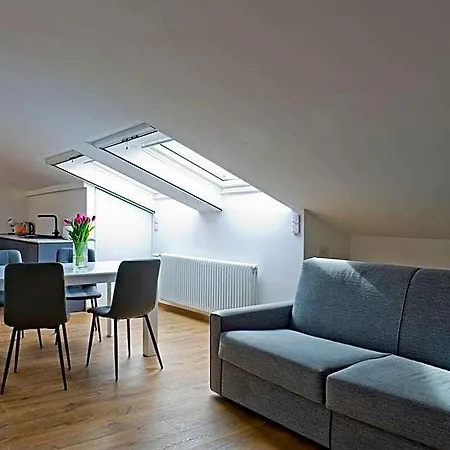 Sky View Apartment, Como, Modern Open Space