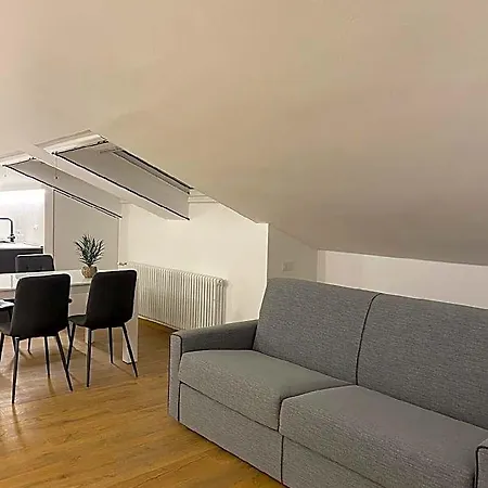 Sky View Apartment, Como, Modern Open Space 4*
