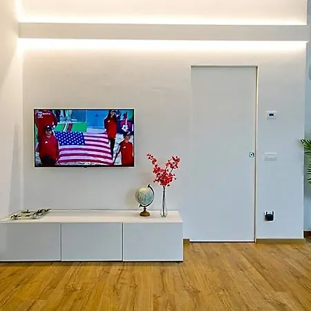 Sky View Apartment, Como, Modern Open Space Hotel Côme