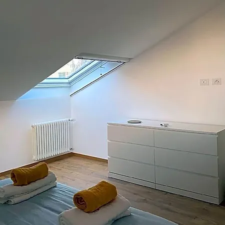 Sky View Apartment, Como, Modern Open Space